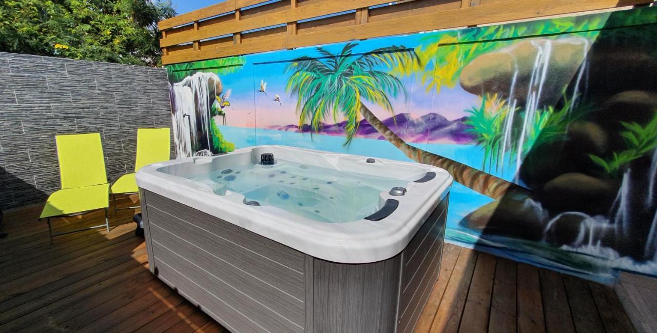 "Chez Claudia "Charmant Logement Avec Jacuzzi Privatif En Toute Intimite Sur Belle Terrasse Exterieure En Bois Et Piscine Courcelles Eksteriør bilde
