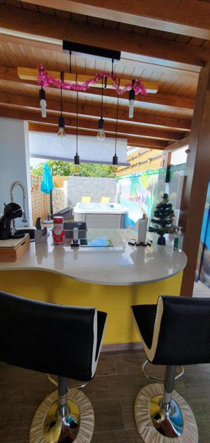 "Chez Claudia "Charmant Logement Avec Jacuzzi Privatif En Toute Intimite Sur Belle Terrasse Exterieure En Bois Et Piscine Courcelles Eksteriør bilde