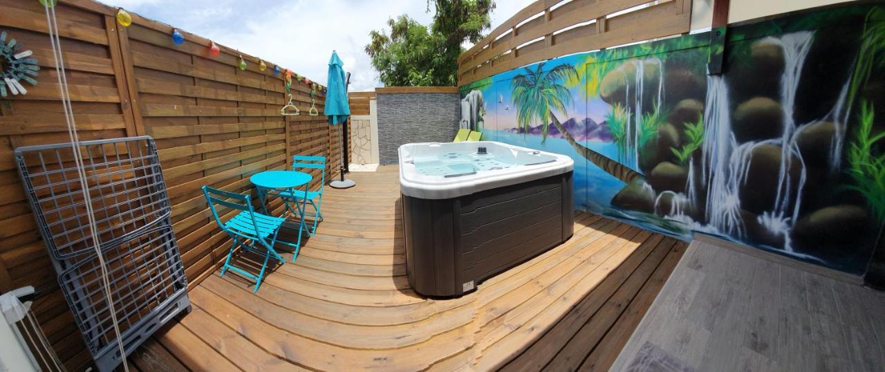 "Chez Claudia "Charmant Logement Avec Jacuzzi Privatif En Toute Intimite Sur Belle Terrasse Exterieure En Bois Et Piscine Courcelles Eksteriør bilde